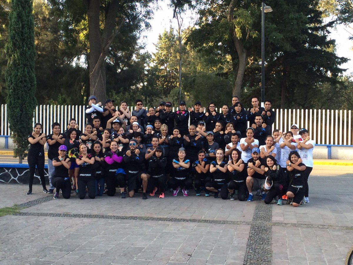 Axion_GetFit's tweet photo. Gran cierre de 1a generación #AXIONTexcoco #AxionRace 
Y tú, ¿qué esperas para cambiar tu vida en 60 días? http://t.co/YEn9HF9Odb