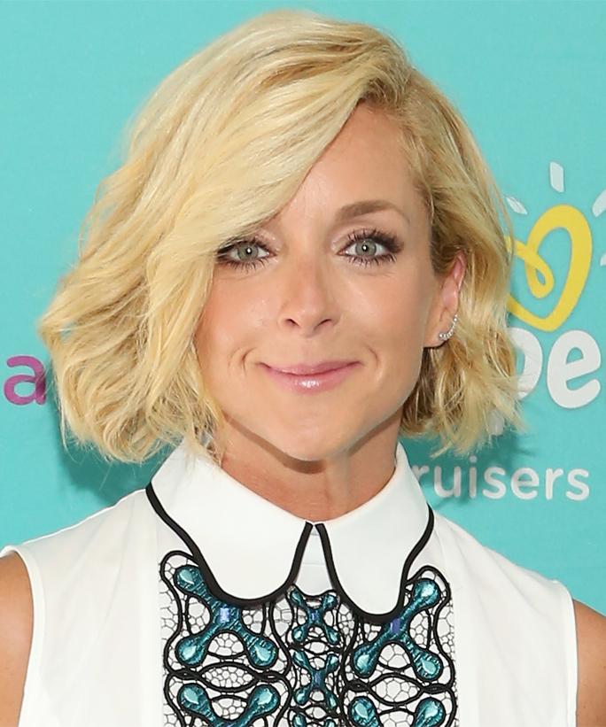 Happy birthday, Jane Krakowski! See 5 of her funniest moments:  