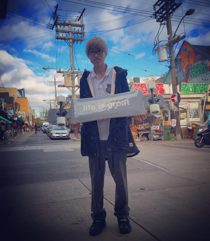 LongboardLiving's tweet photo. #lifeisgreat edition @MerkaBoards #MerkaEarth by #BlairChivers #longboardliving #kensingtonMarket http://t.co/StdXyZfw7h