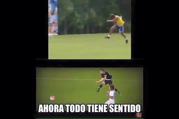 chris_db16's tweet photo. Ahora todo tiene sentido :) @miseleccionmx http://t.co/oLGBNsQEmR