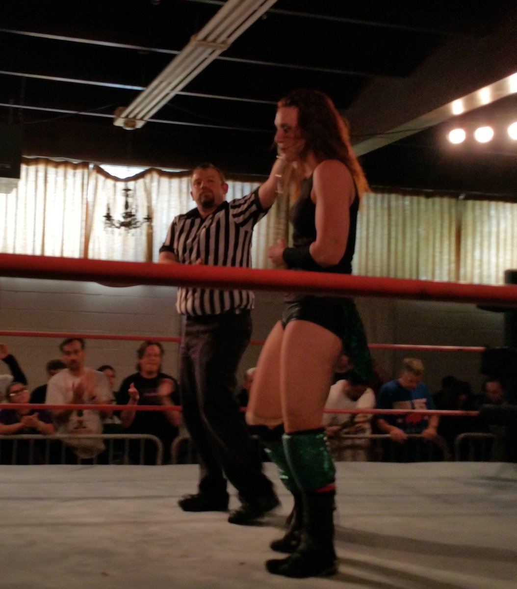 DaveMuscarella's tweet photo. . @SeriouslyEagles retains her title by pinning @NikiMSavo. A classic. #SHIMMER78 http://t.co/4EMaOlLNKn