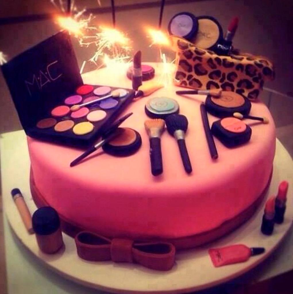 fabellashop's tweet photo. Événement à venir...
Qui devine 😜?? #Evenement #ComingSoon #Fabellashop http://t.co/wCdpyZO4ZB