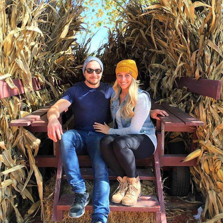 MikeHonchoooooo's tweet photo. #fall #redwagonfarms @hitchmeup http://t.co/lL8D6SKCiA