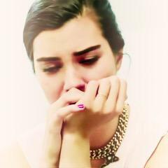 love_7rf's tweet photo. وَ أغربُ مآ قدْ يَحدثُ فِي هذِه آلحَيآه ..أنْهُ لآ يفلِتْ من يدِك إلآ مَن تمسّكتَ بهِ جيّدآ...!! http://t.co/aRZuPpRW9Q