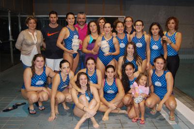 lavozdeltajo's tweet photo. Las chicas del waterpolo Poseidón logran el segundo puesto en su torneo local http://t.co/Zn63eOK0aF http://t.co/4fiXlN25Um
