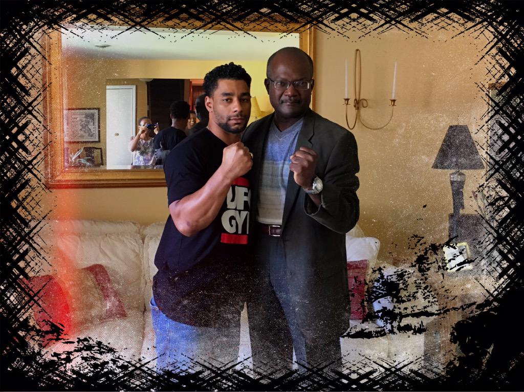 UFCGYMOAKLAWN's tweet photo. Al Riley, 38th District House Representatives and Kenpo Black Belt accepted #UFCgymChallenge, #traindifferent. http://t.co/l7kp9oidZI