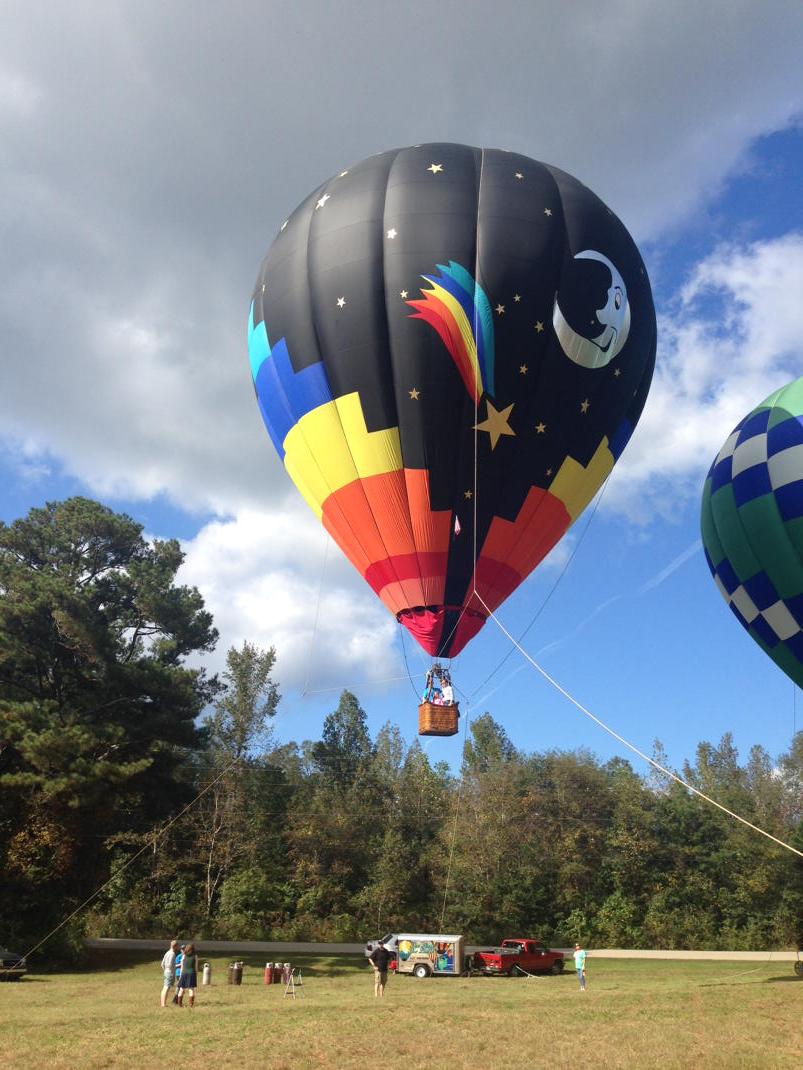 TLWUrbanAg's tweet photo. Up Up and Away m! #RayDay2015 #hotairballoon #raycandersonfoundation http://t.co/3VcQqvKvOo