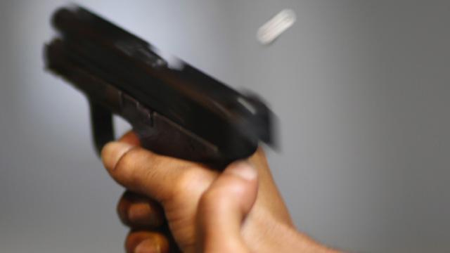 Bernie Sanders' record on gun control has angered both anti-gun groups and the NRA. #local10 bit.ly/1NzTqLA?utm_me… http://t.co/sZyeLmy0rW