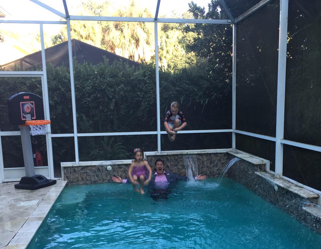 jasonrlicht's tweet image. A promise is a promise! #FireTheCannonBalls #SiegeThePool #SiegeTheDay @TBBuccaneers @dimplescleaners