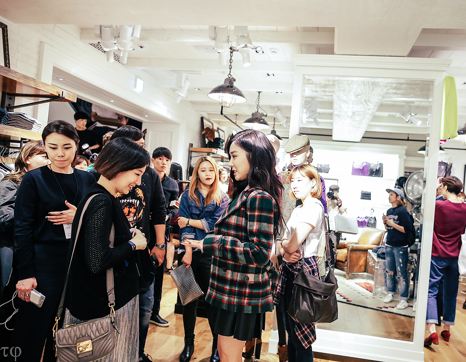 [PIC][22-09-2015]Tiffany tham dự sự kiện của thương hiệu "Polo Ralph Lauren" vào tối nay CRETZA6UkAA_lIE