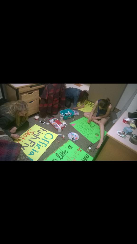 ASAThetaDelta's tweet photo. Donating your time is 500x more fun when you do it with your sistersπ―β€οΈπ #DOTDays #AlphaSigmaAlpha http://t.co/nqQJDPB0da