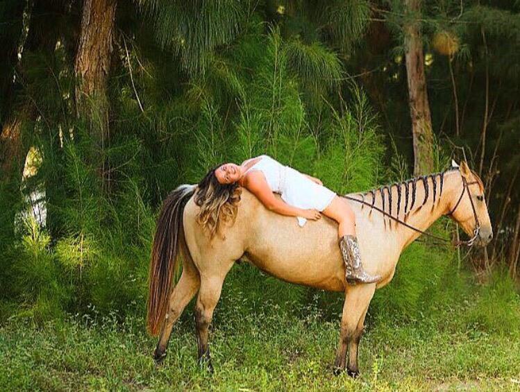 FloridaBelles's tweet photo. Love is woods and a horse @ash_laaaa  #floridabelles #horses #woods http://t.co/LQt2DiLdTu