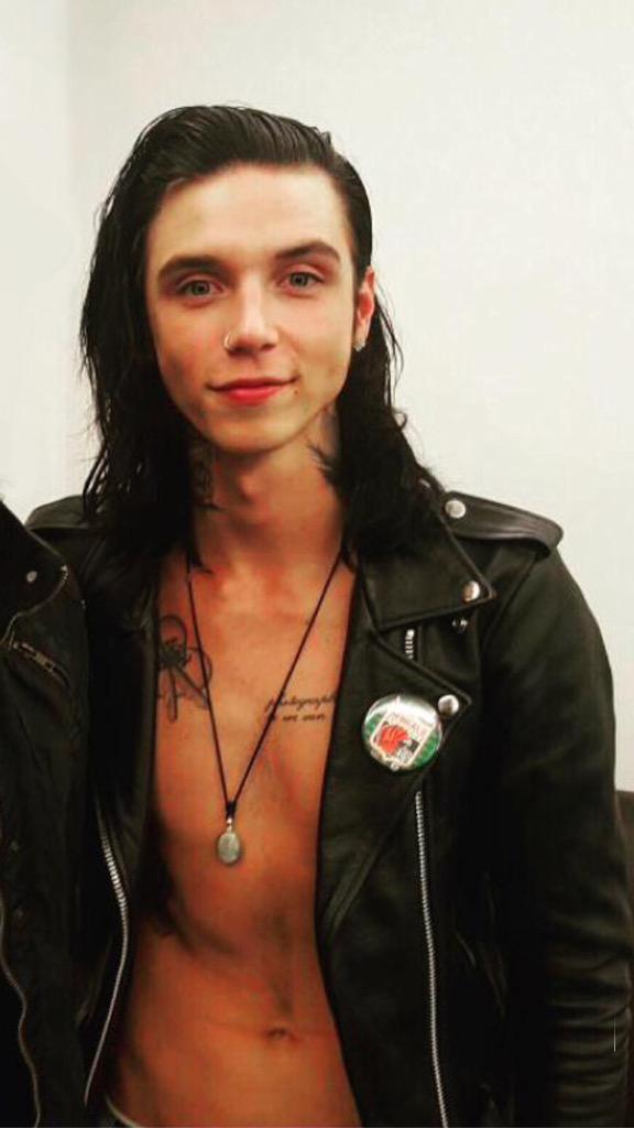 lowqualityandy's tweet image. 