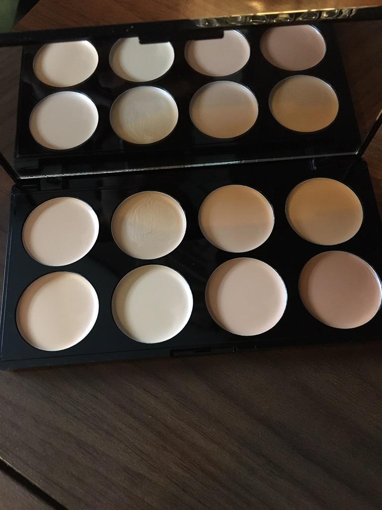 beckyiboo's tweet photo. @MakeupRVLTN loving these palettes #beyondflawless #concealandcorrect #bblogger http://t.co/llfIL29vY6