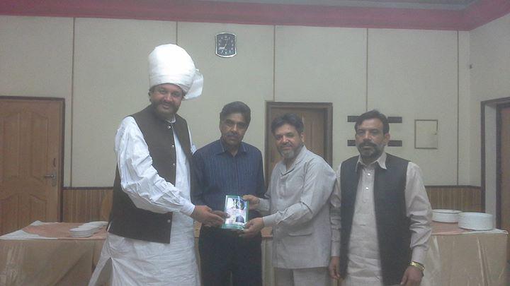 MSAAwanOfficial's tweet photo. Chairman  #MUMCP Malik Safdar ali Awan and Anti NARCOTICS Force Pakistan director Dr. Iftikhar Ahmed http://t.co/mM7RZYAEV0