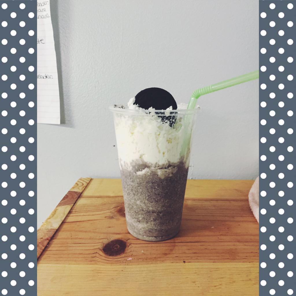 Tytotheler's tweet image. @OGStudentMin another one of our coffee shop creations...Oreo Frappe...mmmm...