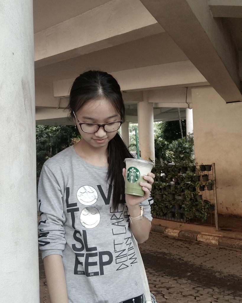 gabyy1304's tweet photo. Starbucks ☕ @Starbucks at @malciputrajkt 🏩 http://t.co/ZWrGiCsf7A