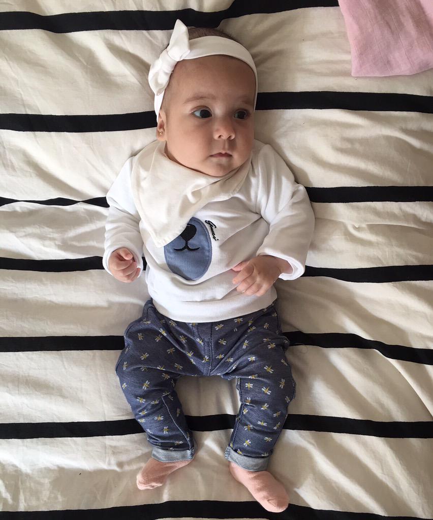 MedelPitbull's tweet photo. Princesa mía te extraño mucho 
😍❤️👶🏼😘😻💋☺️ http://t.co/8kkQMPS1g6