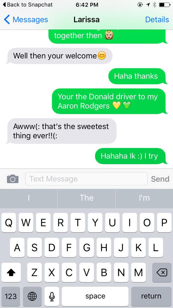 JillaineJackson's tweet photo. You know your from Green Bay when send texts like this #PackersNation #BestfriendsGoals http://t.co/xGKZWgJHEa