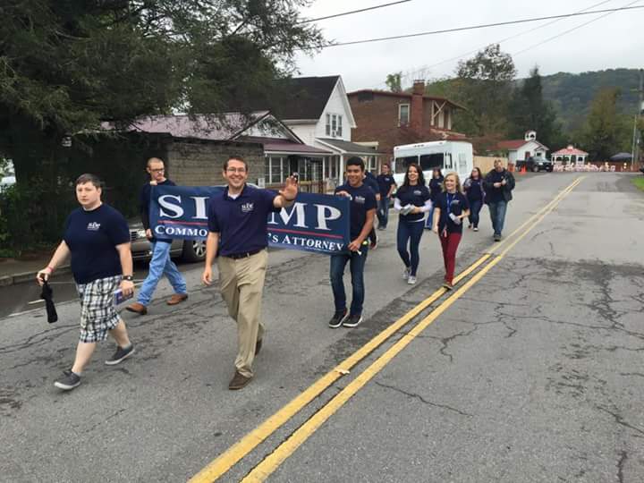 HamiltonTwoTwo's tweet photo. #TeamSlemp in the @BSGmovie parade yesterday. 
#DoggPound #ChuckSlempforCWA #BSG http://t.co/bemSqDlLdz