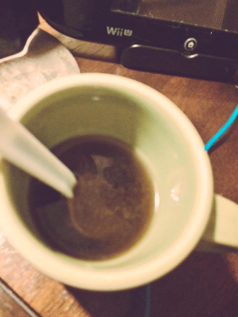 Hi___ImAsldkjfk's tweet photo. The singing remedy! Melted gummi bears and water💛💚💙💜❤️👍🏼😁😁 #thanksjohnson @MrJohnson_LHS http://t.co/MbMQMEls8R