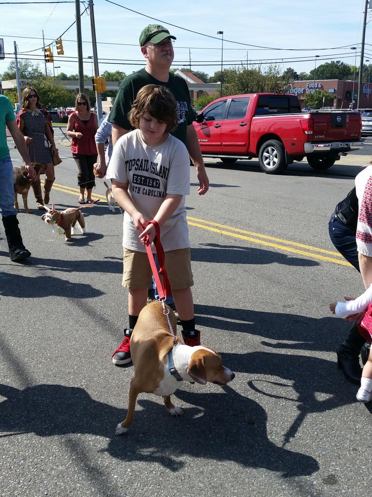 bootyhomemaker's tweet image. @redroverps # oktoberfest #pupparade