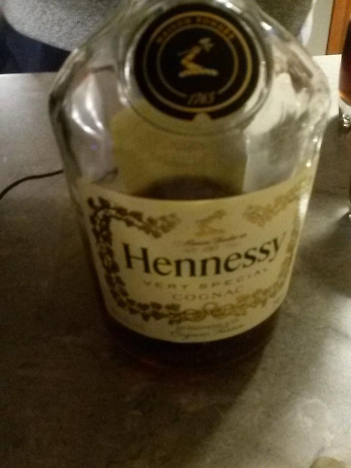 hayleyob09's tweet photo. Enjoying some Henney on this fine turkey day #friendsgiving #earlybuzz @skatz3 @BigDoggExpress http://t.co/iuKcyW4VAt
