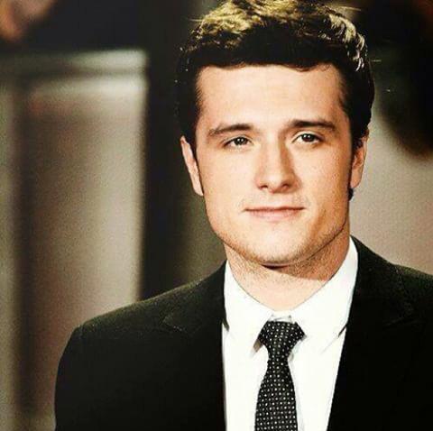 Happy Birthday Josh Hutcherson    I love you! 