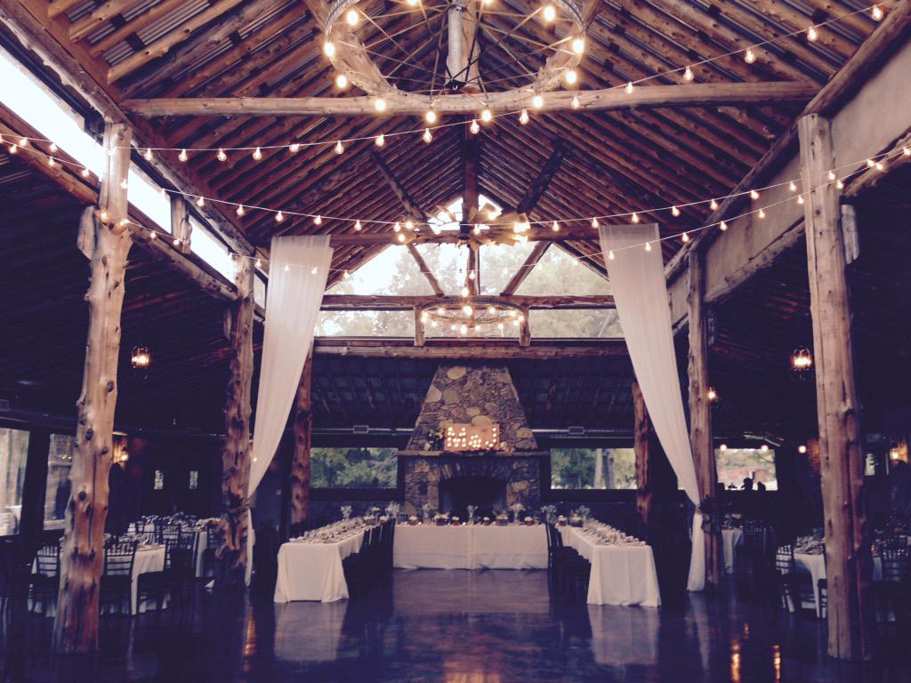 MerrenEvents's tweet image. Lovely venue and beautiful night for Morgan and Joey #theBrooksatWeatherford #theverymerrymorisettes #MerrenEvents