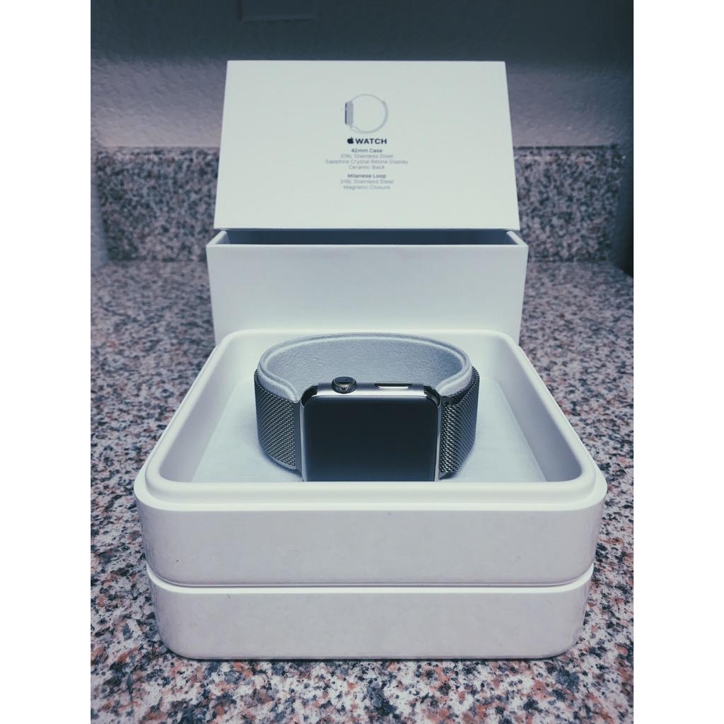 ciisumworld's tweet image. This hot mama right here! 😍 #MilaneseLoop #42mm