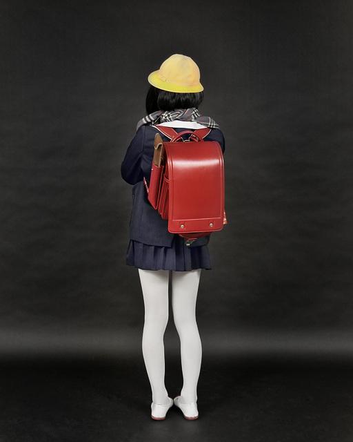 すちうる 制服ミニスカート白タイツ黄色帽子赤ランドセルの女子小学生 成人男性 後ろ姿の脚のラインがお気に入り Http T Co 21d33cvswr Twitter