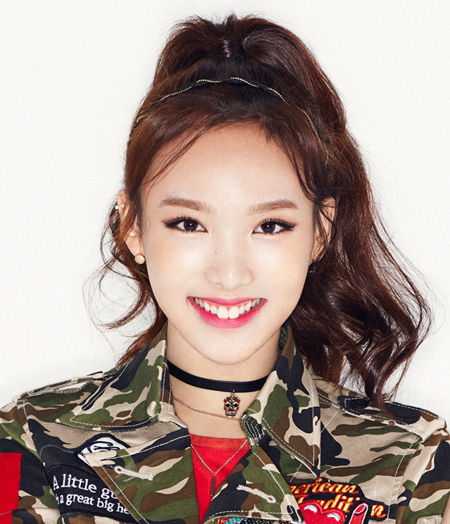 TWICE Nayeon's smile Bunny Teeth vs Laminated Celebrity Photos