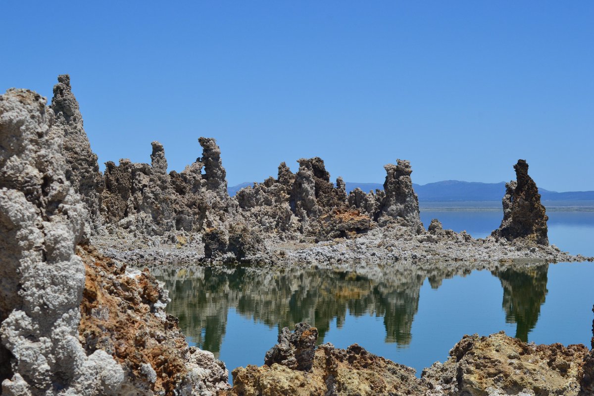 owljoye's tweet photo. Don't you love it when you live in the mountains :) @Mono_Lake #Monolake #EasternSierraMountains #LeeVining http://t.co/I9wAZaNS2I