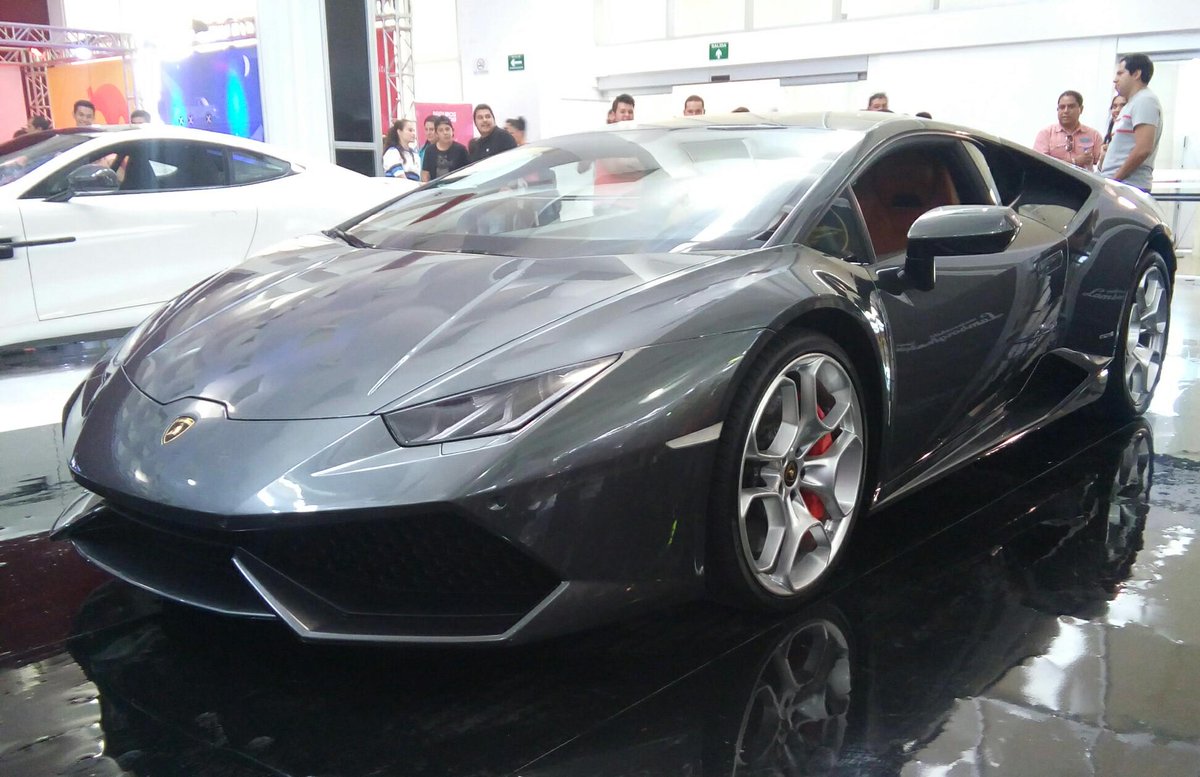 lucerocsj's tweet photo. Me encantó #autoshow2015 http://t.co/X5h6a6edOu