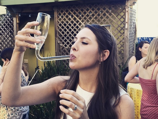 Would you drink from a Champagne Bong? buzzfeed.com/gyanyankovich/…