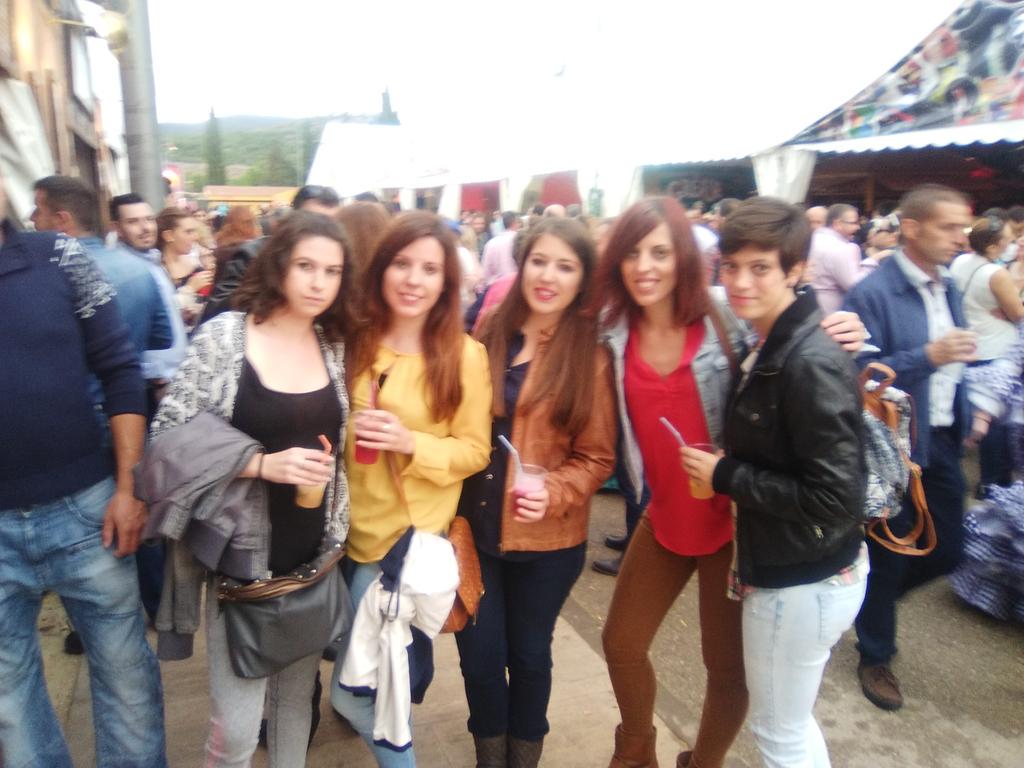 InFuRiABoOmBoOm's tweet photo. Feria de #Jaén #SanLucas2015 con @FParraCopi @MDolores1990 @mog00002 #Julia http://t.co/5DRtuXFqem