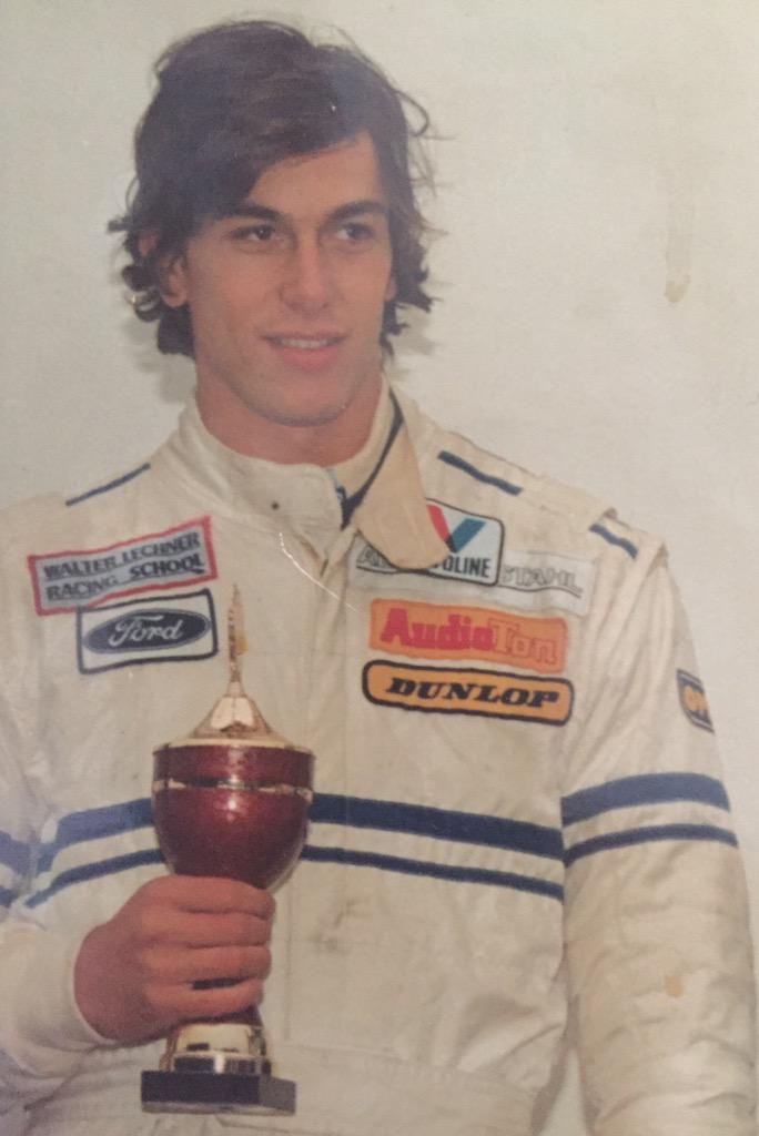 CRGKQLOXAAAb1kz.jpg:large