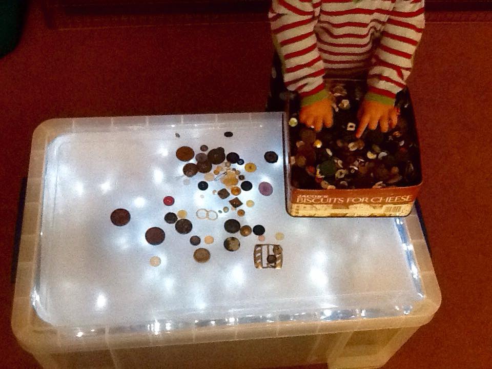 jo3grace's tweet image. What about an improvised light box? Fairy lights, baking paper and a plastic clip lid box? #SpEdSC
