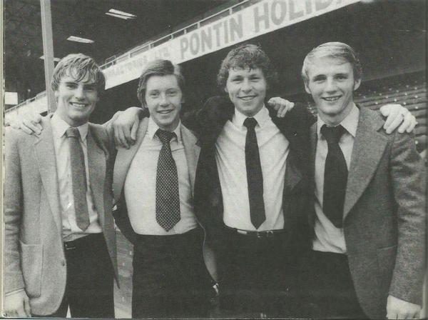 Many happy returns to former players Paul Goddard and Chris Plummer, who both celebrate their birthday today! 