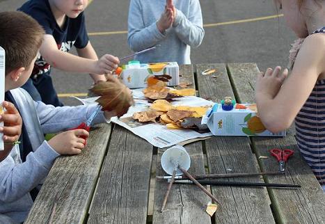 Garden_Plotters's tweet photo. Wow what an enthusiastic bunch yr2 @StBernadetteLC are! great day #recycling for #nature with Its a Bugs Life workshp http://t.co/vm0oFJrOY9