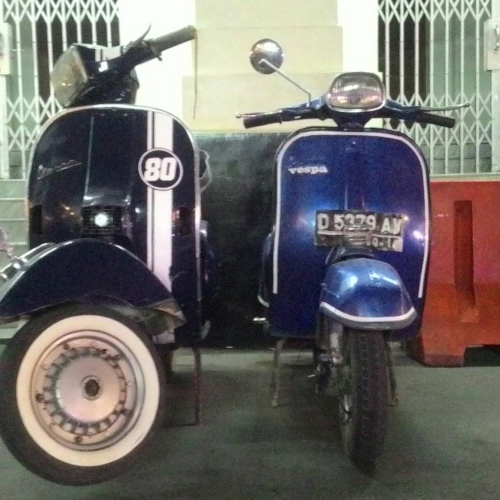 Krisismoneter97's tweet photo. Dijual vespa super warna biru tahun 80 bpkb hungkul,2jtsatengah #ModalFinal  @bomber_online @yanabool http://t.co/Zv31kneB3N