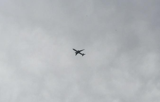 airlivenet's tweet photo. UPDATE #AF99 had a medical emergency on board and landed at Paris CDG runway 08L (unusual) http://t.co/wvzw8EYS2M http://t.co/RGv4CQ0UpJ