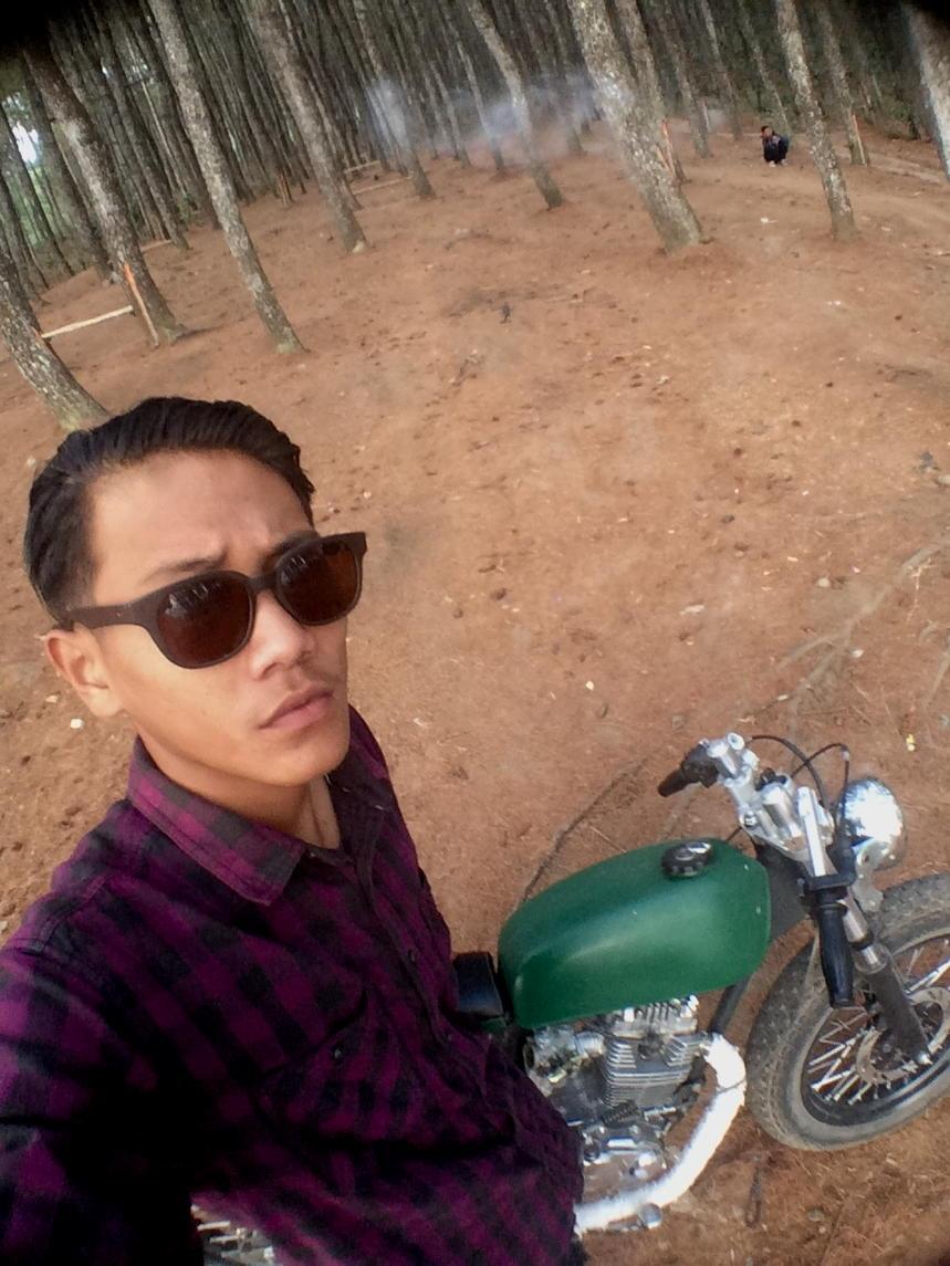 tyotablo's tweet photo. Rambut baruniyeh 💩 🙏🏼 http://t.co/0yKJIfvmHL