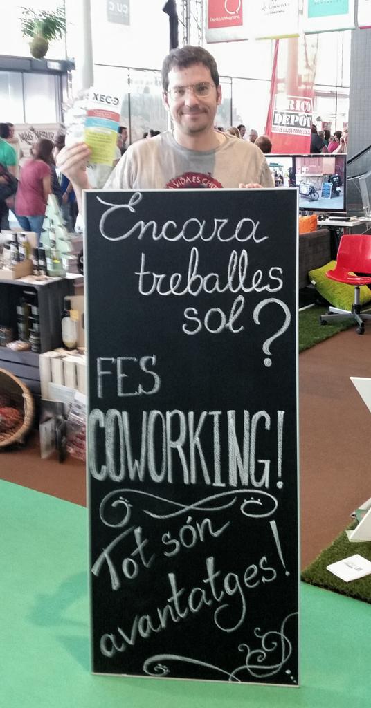 T'apuntes al coworking? <a href="/vaporlab/">VaporLab Official</a> <a href="/espailamagrana/">Espai La Magrana</a> <a href="/LaCaravanatgn/">La Caravana</a> <a href="/eltaller_cw/">eltaller-coworking</a> #coworking #jovaigaexproreus