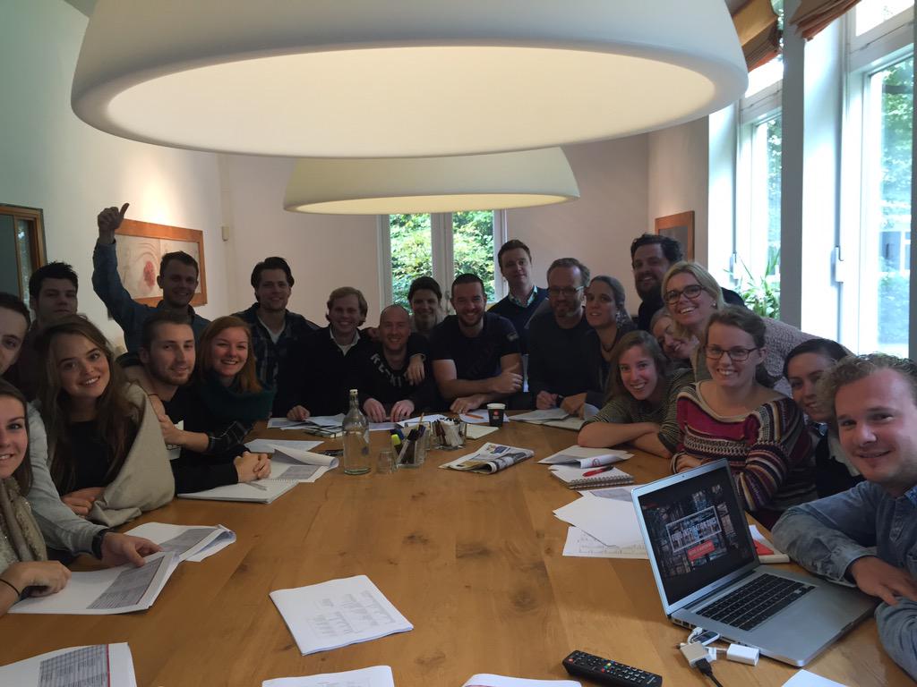 Draaiboek bespreking met team <a href="/foodinspiration/">Food Inspiration</a> Het wordt een prachtproductie met 5 primeurs.