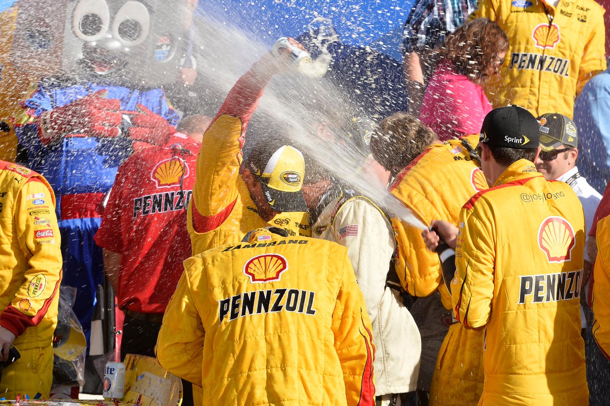 joeylogano's tweet photo. RT for your chance to win my signed Victory Lane hat! #TeamJL http://t.co/8LO4N1z7Yc