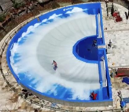 freestyleslides's tweet image. This is the kind of attraction that should be featured at ALL #waterparks on.fb.me/1MnuEbx  #waveoz #freestyle