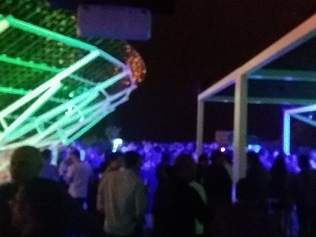 BradTompkins_'s tweet photo. Good times at the @MyVMUG party! #vmugisready Retweet if you are here. Fav if your are on the way! http://t.co/kd64dolYBE