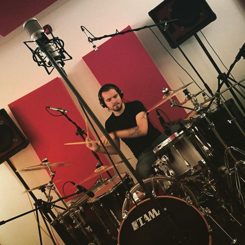 AlterEdenUK's tweet photo. Today we're tracking drums. New things soon! #staggfamily http://t.co/r5HwMnEW9E http://t.co/eGgCvQDXcw