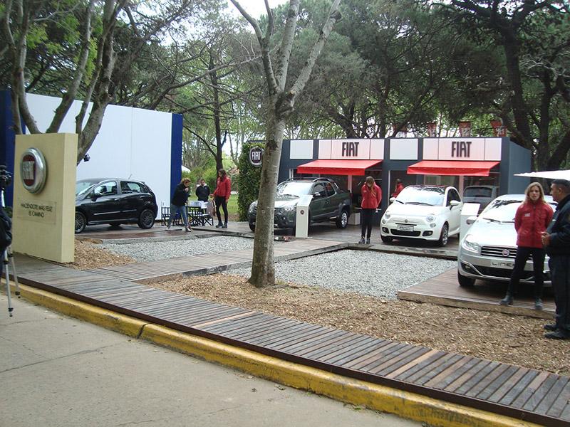 DiegoDaorden's tweet photo. #Autoclasica2015 Stands de los amigos de @Museodelauto @caledonia_arg @FiatAutoArg @MuseoEmiliozzi http://t.co/Twh6LuuhdF